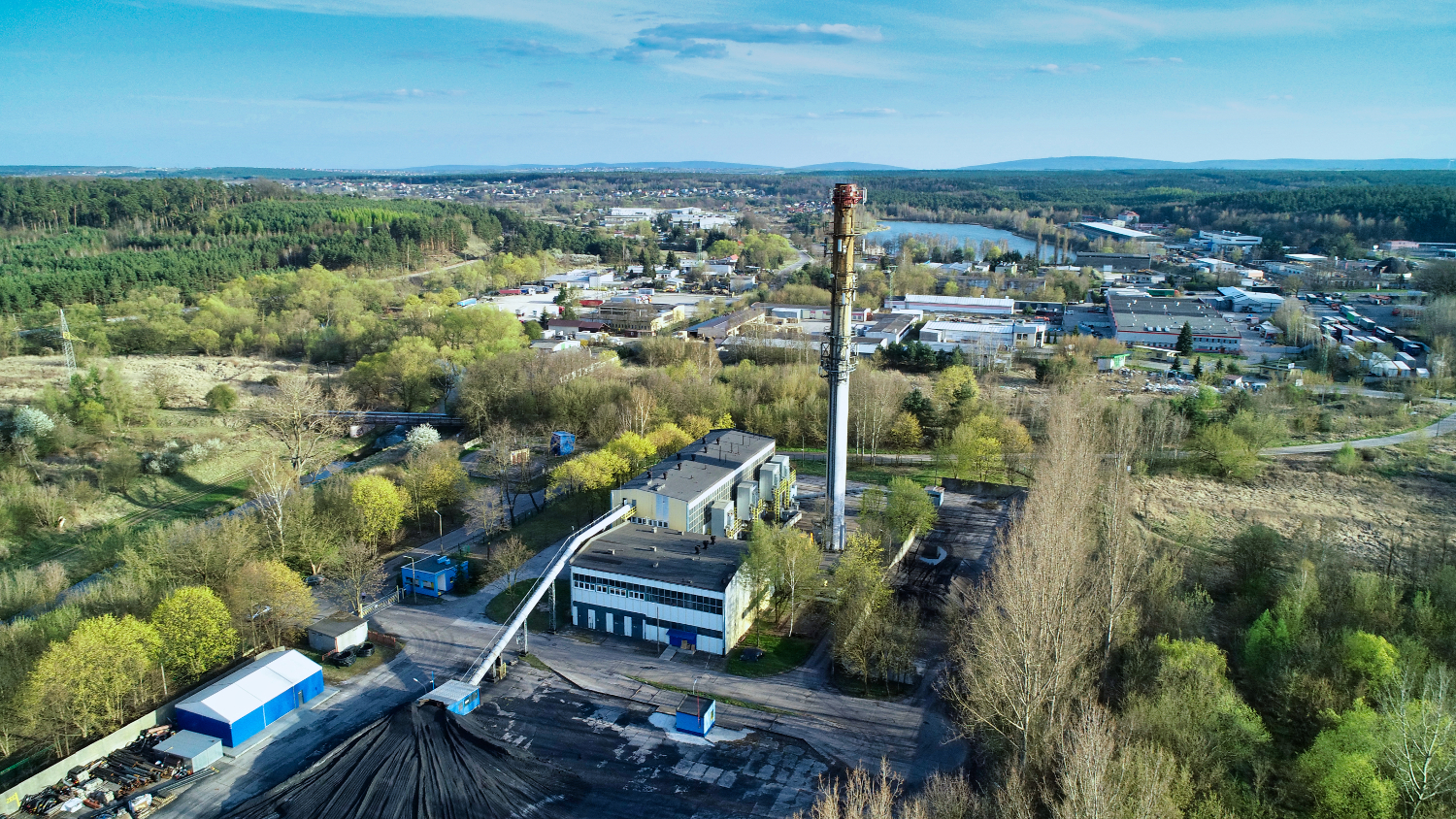 Teren ciepłowni z lotu dronem